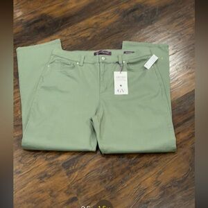 Gloria Vanderbilt Straight Leg Jeans in Sage Green